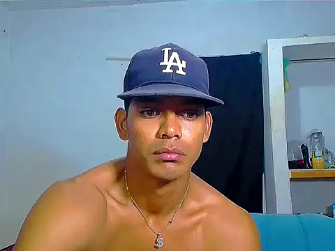 Snapshot of theMyke101 chatting on 26, 6, 2026 theMyke101 online show from 26, 6, 2026