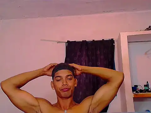 Snapshot of theMyke101 chatting on 7, 7, 2026 theMyke101 online show from 7, 7, 2026