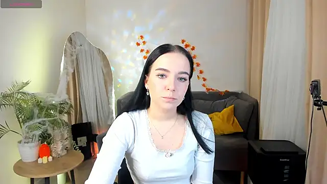 Avelyne  online show from 23, 10, 2025