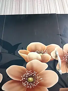 tulip-bae online show from 5, 10, 2025