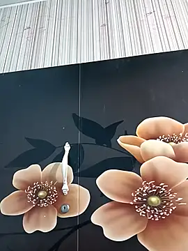 tulip-bae online show from 18, 10, 2025