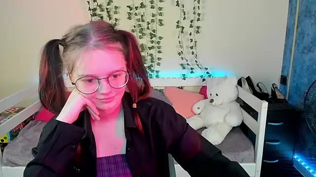 shy elina01 online show from 2, 10, 2025