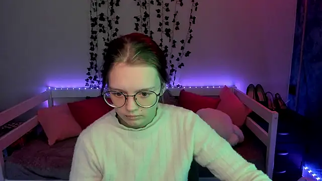 shy elina01 online show from 4, 11, 2025