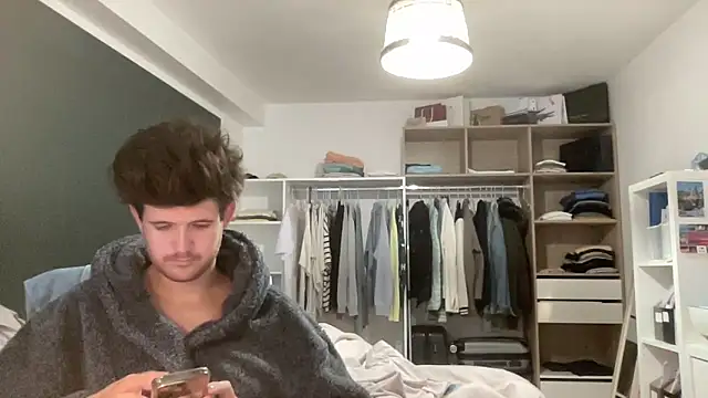 Snapshot of VersaGoo chatting on 23, 10, 2025 VersaGoo online show from 23, 10, 2025