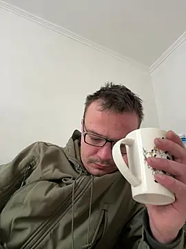 viktor1992-1-1 online show from 18, 2, 2026