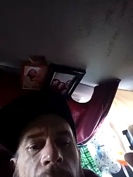 LetMeLiqU online show from 24, 10, 2025