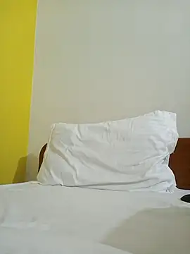 Snapshot of golugulu2024 chatting on 15, 11, 2025 golugulu2024 online show from 15, 11, 2025