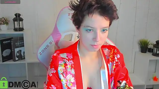 Sara Frayer online show from 4, 12, 2025