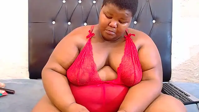 LadyBear2002 online show from 25, 3, 2026