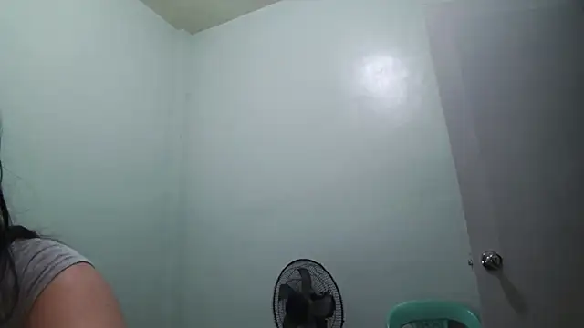 Snapshot of TeaseNPlease_13 chatting on 17, 12, 2025 TeaseNPlease 13 online show from 17, 12, 2025