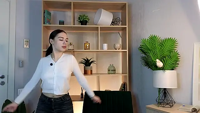 Snapshot of FrankieViall chatting on 4, 10, 2025 FrankieViall online show from 4, 10, 2025