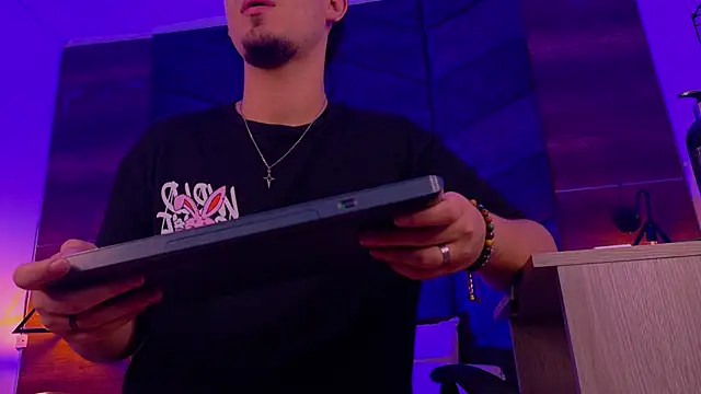 LiamThunder05  online show from 12, 11, 2025