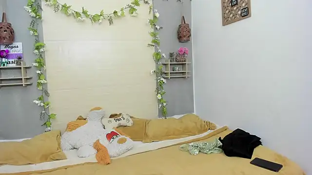 saaracoleman online show from 8, 10, 2025