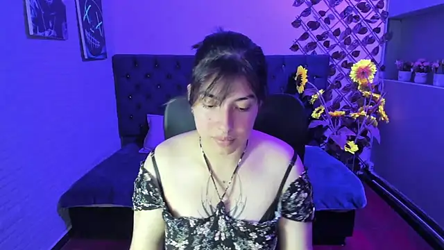 Violetta Swett  online show from 4, 12, 2025