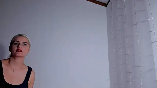 lili latina47 online show from 17, 10, 2025