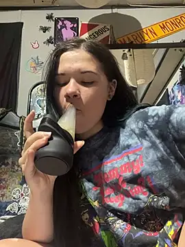 Snapshot of Jynx420friendly chatting on 29, 6, 2026 Jynx420friendly online show from 29, 6, 2026