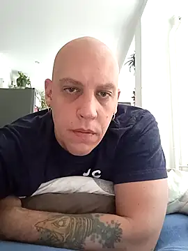 Snapshot of Kobradera1984 chatting on 23, 11, 2025 Kobradera1984 online show from 23, 11, 2025