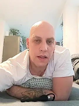 Snapshot of Kobradera1984 chatting on 1, 12, 2025 Kobradera1984 online show from 1, 12, 2025