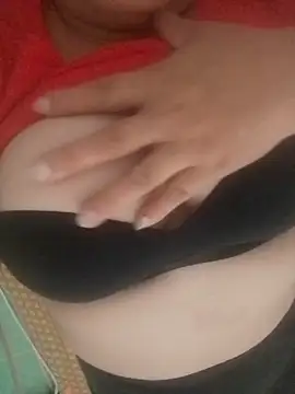 Snapshot of Suem99 chatting on 9, 10, 2025 Suem99 online show from 9, 10, 2025