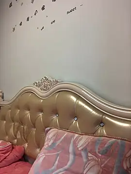 Snapshot of Mile-m chatting on 8, 2, 2026 Mile-m online show from 8, 2, 2026