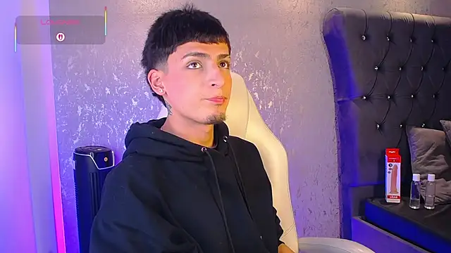 MateoMitchell online show from 18, 12, 2025