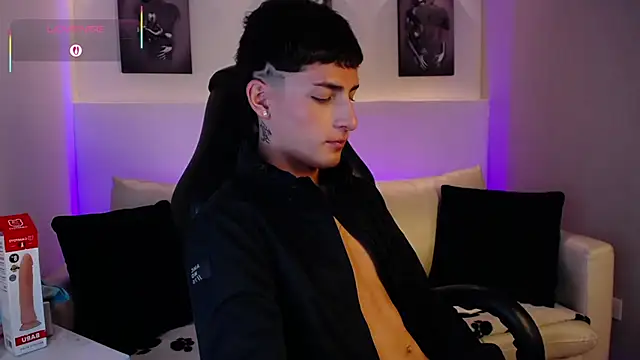 Snapshot of MateoMitchell chatting on 19, 1, 2026 MateoMitchell online show from 19, 1, 2026