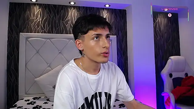 Snapshot of MateoMitchell chatting on 3, 2, 2026 MateoMitchell online show from 3, 2, 2026