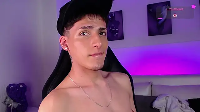 Snapshot of MateoMitchell chatting on 10, 2, 2026 MateoMitchell online show from 10, 2, 2026