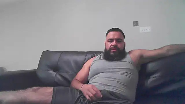 Snapshot of BigJohnBear39 chatting on 4, 10, 2025 BigJohnBear39 online show from 4, 10, 2025