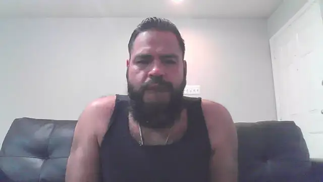 Snapshot of BigJohnBear39 chatting on 18, 10, 2025 BigJohnBear39 online show from 18, 10, 2025
