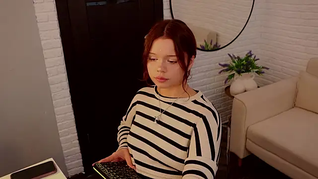 Sarah babyyy online show from 6, 10, 2025