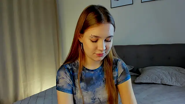 Snapshot of MarindaRuud chatting on 20, 10, 2025 MarindaRuud online show from 20, 10, 2025