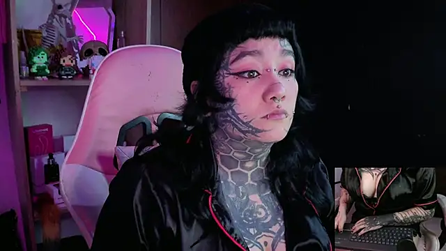 Snapshot of persefoneunderworld666 chatting on 10, 10, 2025 persefoneunderworld666 online show from 10, 10, 2025