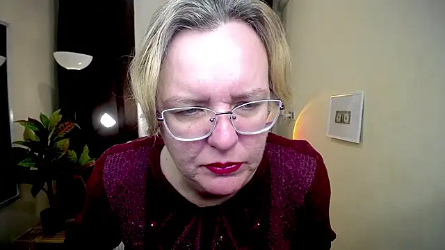 Snapshot of VestaWoody chatting on 9, 10, 2025 VestaWoody online show from 9, 10, 2025