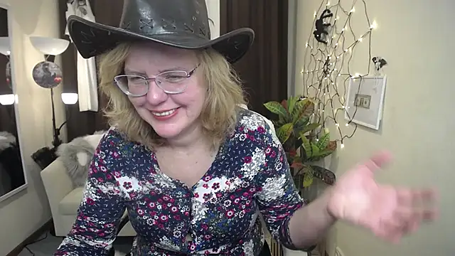 Snapshot of VestaWoody chatting on 27, 10, 2025 VestaWoody online show from 27, 10, 2025