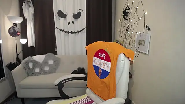 Snapshot of VestaWoody chatting on 31, 10, 2025 VestaWoody online show from 31, 10, 2025