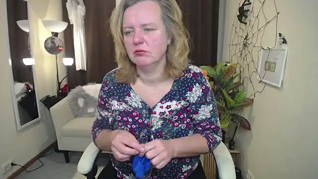 Snapshot of VestaWoody chatting on 1, 11, 2025 VestaWoody online show from 1, 11, 2025