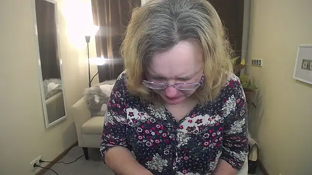 Snapshot of VestaWoody chatting on 21, 11, 2025 VestaWoody online show from 21, 11, 2025