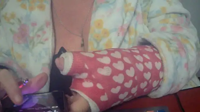 Playful MILF Demi online show from 10, 11, 2025