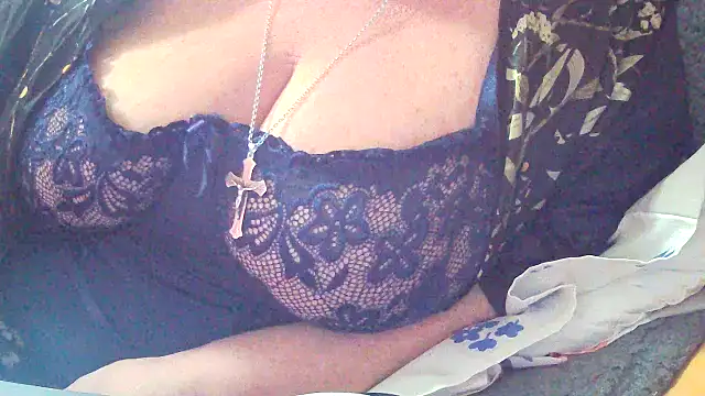 Playful MILF Demi online show from 10, 1, 2026