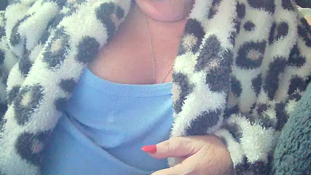 Playful MILF Demi online show from 7, 2, 2026