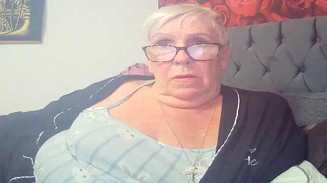 Playful MILF Demi online show from 29, 5, 2026