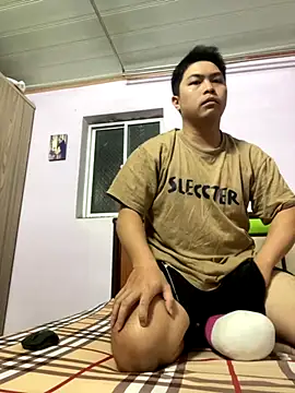 Snapshot of Zynzel chatting on 12, 10, 2025 Zynzel online show from 12, 10, 2025