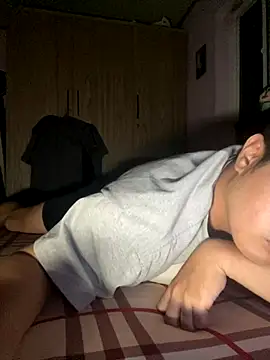 Snapshot of Zynzel chatting on 24, 10, 2025 Zynzel online show from 24, 10, 2025