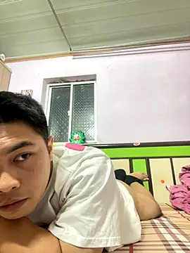 Snapshot of Zynzel chatting on 3, 11, 2025 Zynzel online show from 3, 11, 2025