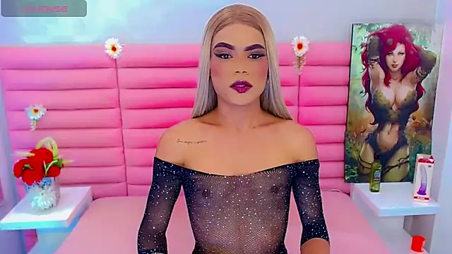 Snapshot of miss_dania75 chatting on 22, 10, 2025 miss dania75 online show from 22, 10, 2025