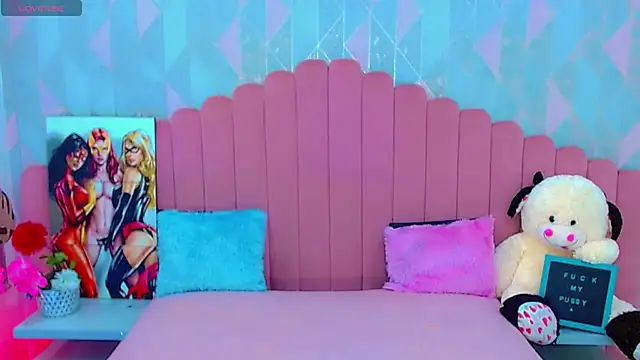 Snapshot of miss_dania75 chatting on 19, 11, 2025 miss dania75 online show from 19, 11, 2025