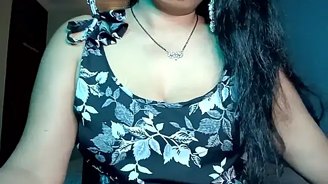 horny milf couple online show from 10, 4, 2026