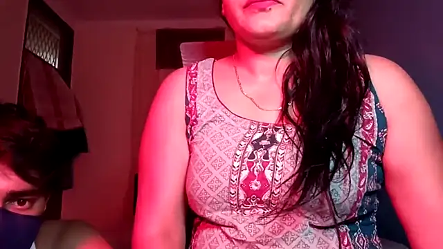 Snapshot of horny_milf_couple chatting on 26, 4, 2026 horny milf couple online show from 26, 4, 2026