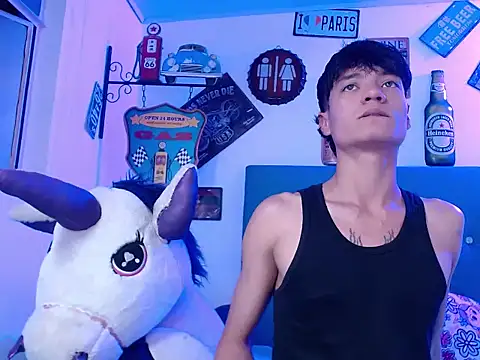 Snapshot of alex_russo__ chatting on 10, 10, 2025 alex russo online show from 10, 10, 2025